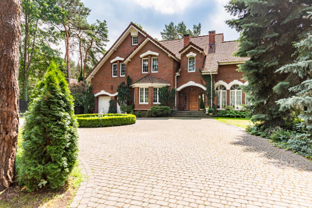 Best Driveway Pavers Near Me  in Holtsville, NY
